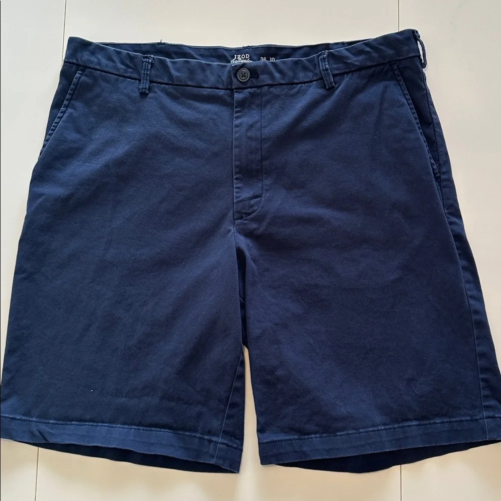 IZOD Saltwater Flat Front 9" Cotton Stretch Navy Blue Golf Shorts 36 waist - Picture 2 of 8
